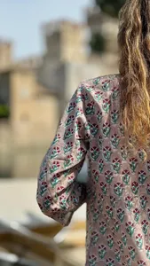 Camisa de algodón con estampado floral beige estilo vintage para mujer, manga larga, corte relajado, estilo bohemio informal - Product Image 4