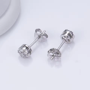 Pendientes Clásicos de Diamantes Redondos en Plata para Uso Diario de Mujeres, Diamantes de Laboratorio Color H - Product Image 2