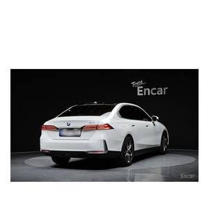 BMW 520i Série 5 2024, 9 595 km, boîte automatique, sièges en cuir, conduite à gauche, avec caméra de recul - Product Image 2