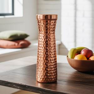 Bouteille d'eau en cuivre avec bouchon en liège, design minimaliste, vaisselle portable pour usage domestique - Product Image 5