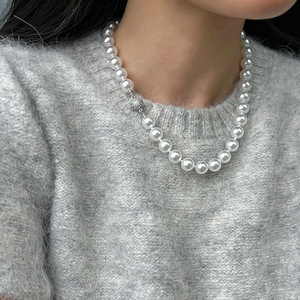 Collar de Perlas con Imán de Circonio para Mujer, Estilo Retro de Lujo Ligero, Temperamento Sencillo, Versátil, Cadena para Suéter, Collar Delicado - Product Image 1