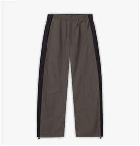 ชุดวอร์มกันลมโพลีเอสเตอร์สำหรับผู้ชายรุ่นใหม่ |   ชุดกางเกงขาสั้น 2 ชิ้นแบบสะท้อนแสงสไตล์สตรีทแวร์ |   เสื้อแจ็คเก็ตกันลมแบบสเวตสูทน้ำหนักเบา - Product Image 3