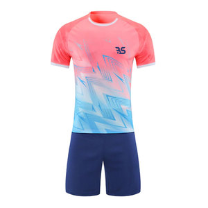 Conjunto de Uniforme de Fútbol para Hombre de Verano, Jersey y Pantalones Cortos Ligeros, Material Transpirable y Cómodo, Ideal para Partidos en Clima Cálido - Product Image 1