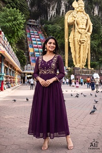 ชุดคุर्ติผ้าจอร์เจตต์ปักลายสีม่วงสำหรับผู้หญิง ทรงหลวมยาวถึงข้อเท้า สไตล์ดั้งเดิมแบบอินเดียและปากีสถาน เหมาะสำหรับทุกฤดูกาล - Product Image 2