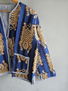Pyjama unisexe en coton 100% à imprimé tigre bleu, tissé et matelassé, avec bas de pyjama et haut à manches longues boutonné sur le devant, style décontracté pour l'été - Product Image 5