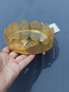 Cuenco de metal dorado para dátiles de Ramadán con tapa de luna creciente y estrella - Product Image 2