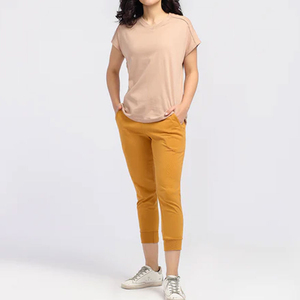 T-shirts à col rond et manches courtes pour femmes, toutes tailles, streetwear de haute qualité, disponible en plusieurs couleurs, y compris les grandes tailles. - Product Image 4