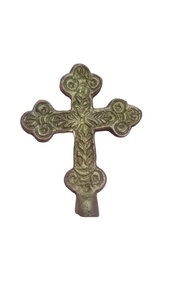 Gotas de latón en forma de corazón hechas a medida en color personalizado para artistas de macramé y diseñadores de joyas de Bead Store - Product Image 2