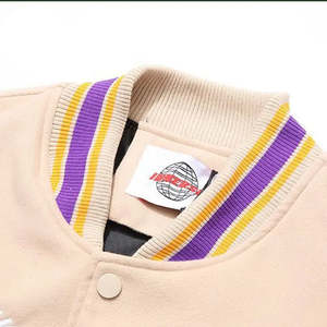 Chaqueta de Béisbol Varsity Personalizada para Hombre, Chaqueta de Lana Negra Genuina con Mangas de Cuero Vacuno, Cuello Alto, Bordado, Estilo Urbano - Product Image 6