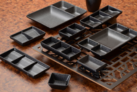Assiette à sauce divisée en trois compartiments, en mélamine, durable, élégante, noire, pour restaurant de sushi et de barbecue, usage commercial