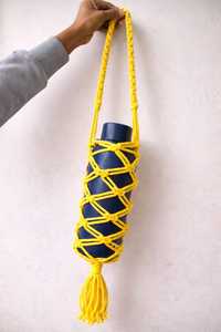 Porta Botellas de Agua de Macramé de Algodón Estilo Bohemio Amarillo, Bolsa Colgante de Cuerda Trenzada, Portavasos Hecho a Mano para Yoga, Viajes, Decoración del Hogar - Product Image 1