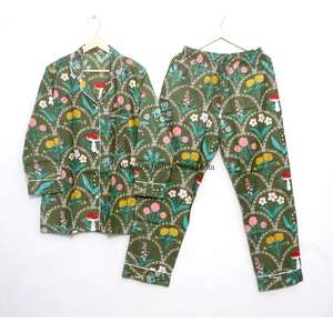 Ensemble de pyjama en coton à motif floral, design élégant et simple, imprimé à la main, vêtements de nuit pour femmes, léger, pour l'été, vêtements de détente - Product Image 1