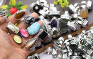 Anillos Hechos a Mano de Latón Macizo con Baño de Plata Original, Lote de Anillos con Cristales Surtidos y Piedras Preciosas Mixtas, Baño de Plata sobre Latón, Tallas 5 a 10 - Product Image 3