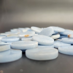 หินควอตซ์สีฟ้าคริสตัลคุณภาพพรีเมียมขัดเงาอย่างดี ขนาด 25 มม. สำหรับทำเครื่องประดับ เสริมความรัก บำบัดรักษา ฟงชุ่ย - Product Image 3