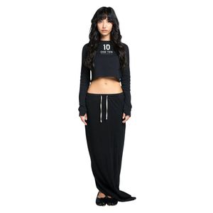 Camiseta térmica corta de manga larga para mujer, color negro fantasma, ajuste ceñido, acanalada, estilo casual urbano, para capas, suave y cálida - Product Image 3