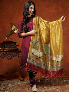 Ensemble Kurti et pantalon en coton pour femme avec dupatta en soie, motif vache et arbre, bordure dorée et rouge, tenue traditionnelle indienne toutes saisons pour Diwali - Product Image 1