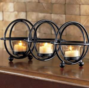 Superbe design, petit porte-bougie en métal pour table, insert en verre et finition en métal noir avec revêtement en poudre. - Product Image 1