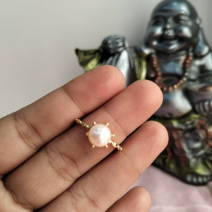 Anillo Ajustable de Perlas de Agua Dulce, Anillo de Joyería de Perlas Chapado en Oro, Talla Única Ajustable, Fabricante Mayorista de Anillos de Perlas - Product Image 3