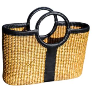The Woven Getaway - Bolso grande tejido a mano de jacinto de agua con ribete de cuero - Product Image 1