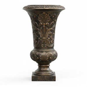 Urne de jardin classique en résine avec sculpture florale, vase extérieur vert pour fleurs ou plantes vertes, urnes de jardin faites à la main - Product Image 2