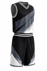Ensemble de maillots de basketball pour hommes, manches courtes, col en V, sangle en T, taille élastique, évacuation de l'humidité, imprimé par sublimation, motif uni - Product Image 4