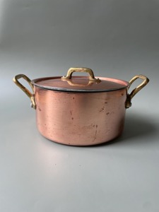 Mid Century <b>Copper</b> Casserole Pot Round Shape Vintage Design With Lid Durable Metal Cookware Zinc Alloy Handle - Product Image 2