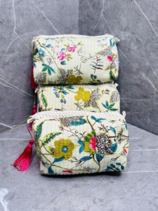 Juego de 3 Bolsas de Aseo Acolchadas con Cierre, Bolsa de Cosméticos de Algodón Hecha a Mano, Estampado Floral Botánico, Estuche Organizador de Artículos de Aseo para Viaje - Product Image 2