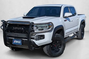 ENVÍO INMEDIATO: Toyota Tacoma TRD 2021 Usada - Product Image 2