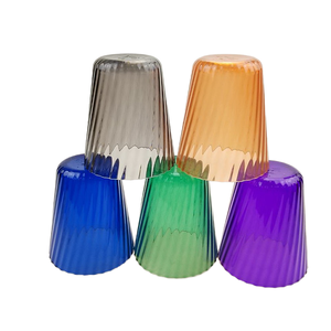 Produit en plastique à rayures verticales ou nervuré - Product Image 1