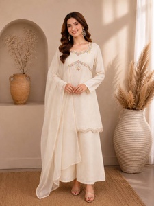 Nuevo diseño moderno de Salwar Kameez para bodas, fiestas y festivales, de un proveedor y exportador indio. - Product Image 1