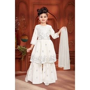 Conjunto de Ropa para Niñas Rani White: Traje Sharara con Espejos, Palazzo y Dupatta, Bordado Calado - Product Image 1