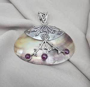 จี้เงินประดับมุกและทับทิมทรงหลังเบี้ย ทำด้วยมือ เงินแท้ 925 เครื่องประดับอัญมณี - Product Image 4