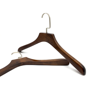 Perchas de Madera para Hombre de Buena Calidad con Logotipo Personalizado para Tiendas de Ropa, Perchas para Abrigos y Ropa - Product Image 3