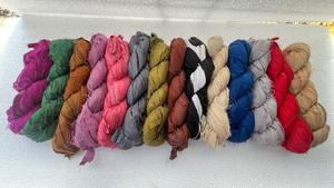 Rubans en soie de sari élégants, conçus pour les projets créatifs, les emballages cadeaux, les accessoires de mode et les créations artisanales. - Product Image 2