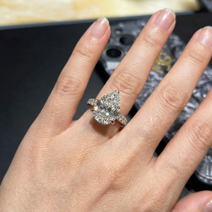 Anillo de Diamantes de Platino de Alta Gama, Joyería Fina Elegante para Bodas, Fiestas y Ocasiones Especiales - Product Image 4