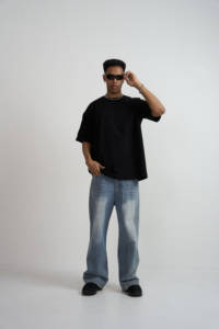 Thumb Premium - Camiseta Oversize de Algodón Tejido de Alto Gramaje (200-220 GSM) para Streetwear, Suministro al por Mayor, 100% Algodón Peinado 20 Liso - Product Image 5