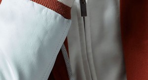 Veste universitaire en laine pour homme, style classique Letterman, avec manches en similicuir, détails brodés, vêtement d'extérieur décontracté et chaud - Product Image 2