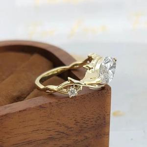 Anillo de compromiso con diamante talla marquesa en forma de hoja en oro amarillo, anillo solitario inspirado en la naturaleza, elegante anillo nupcial, regalo de aniversario - Product Image 2