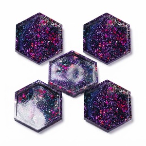 Posavasos hexagonales modernos de resina epoxi al por mayor, tapetes de lujo con purpurina galáctica para bebidas, decoración del hogar, logotipo personalizado, resistentes al calor - Product Image 1