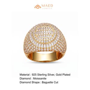 Anillo de compromiso para hombre chapado en oro de 14K con moissanita baguette, estilo hip hop, de lujo, con apariencia de diamante, ideal para regalo. - Product Image 6