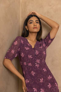 Robe midi en mousseline de soie à imprimé floral violet, col rond, manches courtes, coupe évasée, tenue décontractée pour tous les jours, style printemps, belle robe élégante pour femmes - Product Image 4