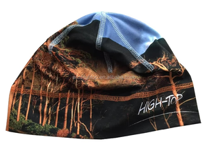 Chapeau beanie tendance en polyester et élasthanne avec logo personnalisé, confortable et de haute qualité pour hommes et femmes - Product Image 2