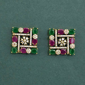 Pendientes de latón hechos a mano Kanhai Jewels con circonita talla princesa y baño de mehndi para aniversario de mujer 444007 - Product Image 1