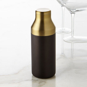 Shaker à cocktails noir mat et or, alliant un contraste audacieux avec un style sophistiqué, un accessoire de bar haut de gamme pour la préparation de boissons - Product Image 3