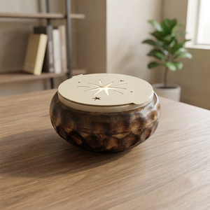 Brûle-encens exquis en bois sculpté et métal, avec couvercle à calligraphie arabe, idéal pour rehausser la pratique spirituelle à la maison - Product Image 5