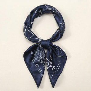 Commande en gros de bandanas unisexes de luxe personnalisés à motifs 100% soie pour les équipes, les clubs, les événements et les entreprises - Haute qualité - Product Image 1
