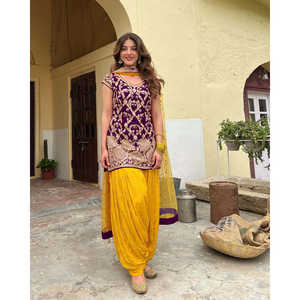 Fancy Top-Patiala y Dupatta Set Heavy Bordado Secuencia Trabajo Talla XL - Product Image 2