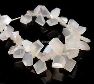 Cuentas facetadas de piedra lunar blanca natural para la fabricación de joyas, cuentas irregulares de piedra lunar blanca con forma de diamante. - Product Image 4