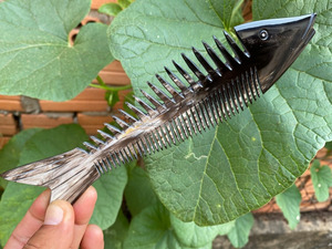 Peine de cuerno de Búfalo con logotipo personalizado de alta calidad estilo pez, cepillo para el cabello, peine de cuerno Natural al por mayor, el mejor diseño para uso doméstico - Product Image 4