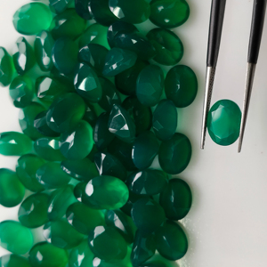 พลอยออนิกซ์สีเขียวธรรมชาติ รูปไข่ขนาด 10x8 มม. คุณภาพดีที่สุด พลอยหลวมสำหรับทำเครื่องประดับ จากเรดเมาน์เทน เจมส์ - Product Image 5